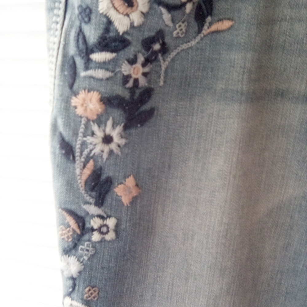 Jeans - Picture 4 of 5